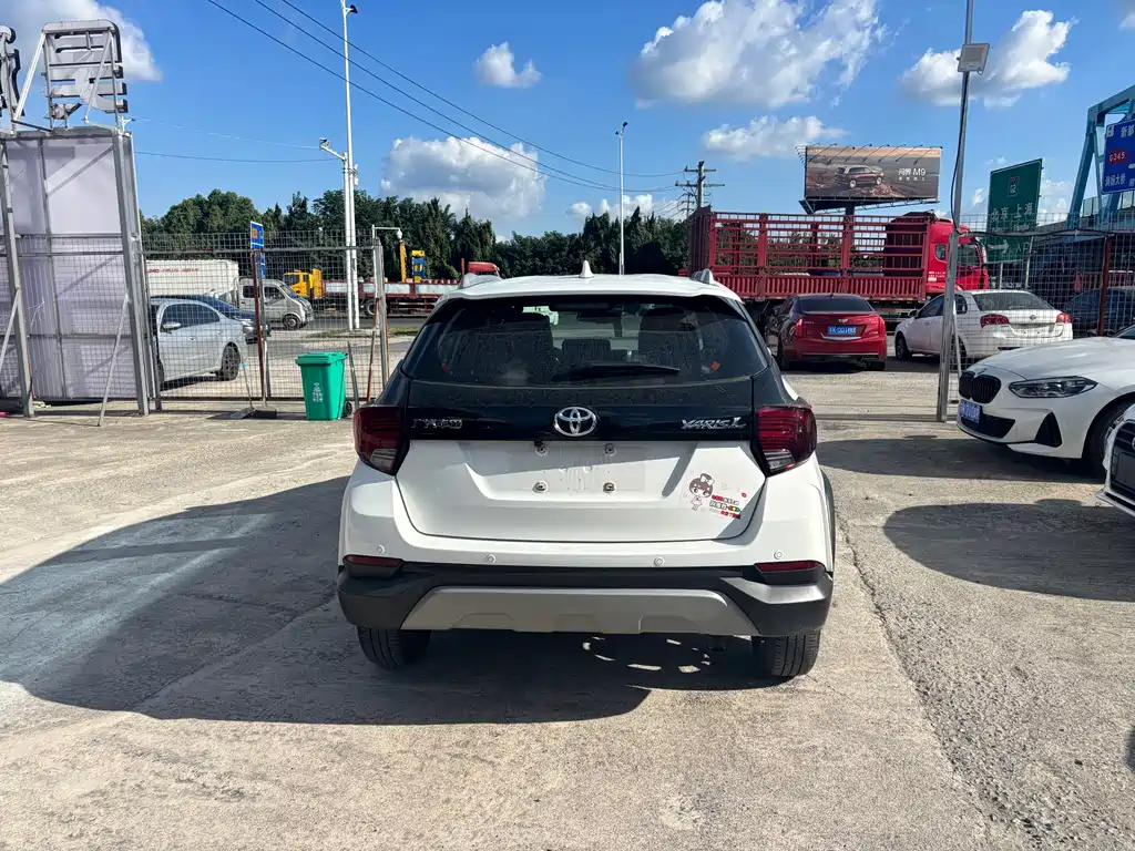 Toyota Yaris L — миниатюра 5