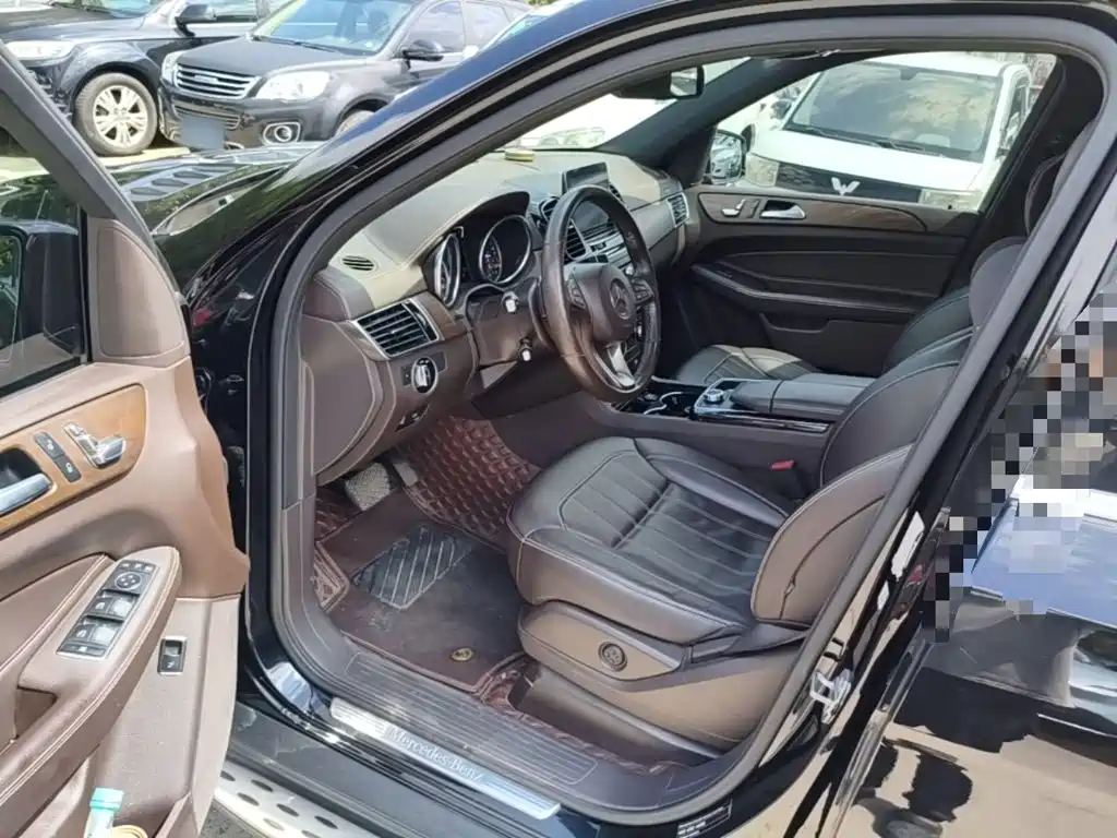 Mercedes-Benz GLE (Import) — миниатюра 16