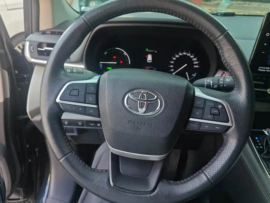 Toyota Granvia — миниатюра 15