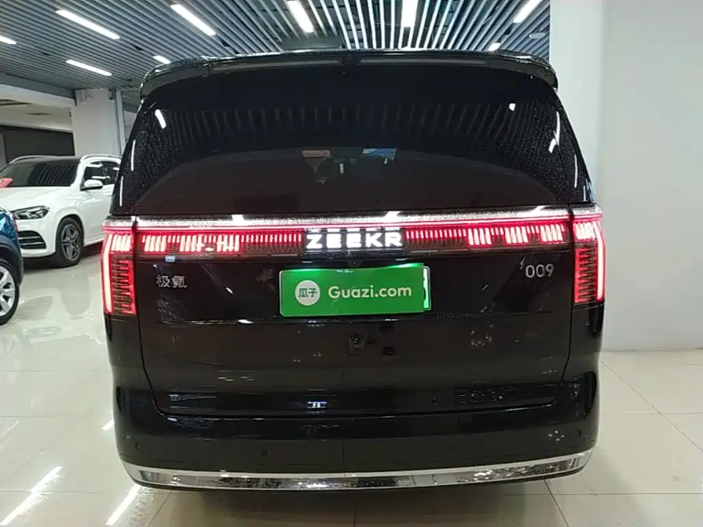 Zeekr 009 2024 мест 108kWh