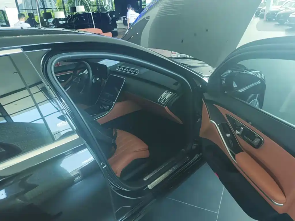 Mercedes-Benz S-Class — миниатюра 9
