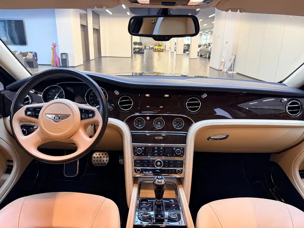 Bentley Mulsanne — миниатюра 21