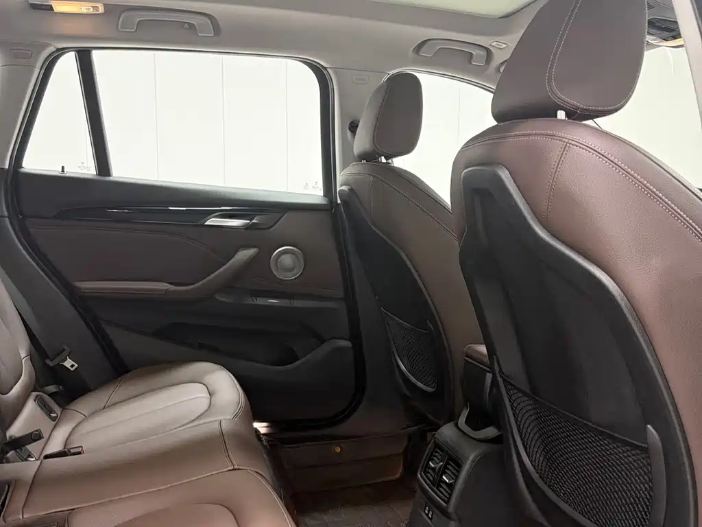 BMW X1 — миниатюра 9