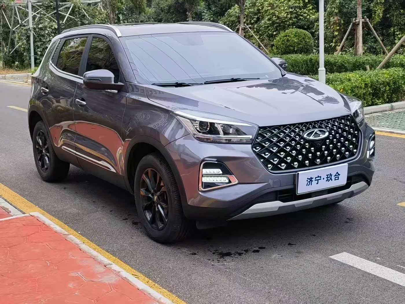 CHERY Tiggo 5x 1.5 л 2024 г. Серебристо-серый, пробег 12000 км