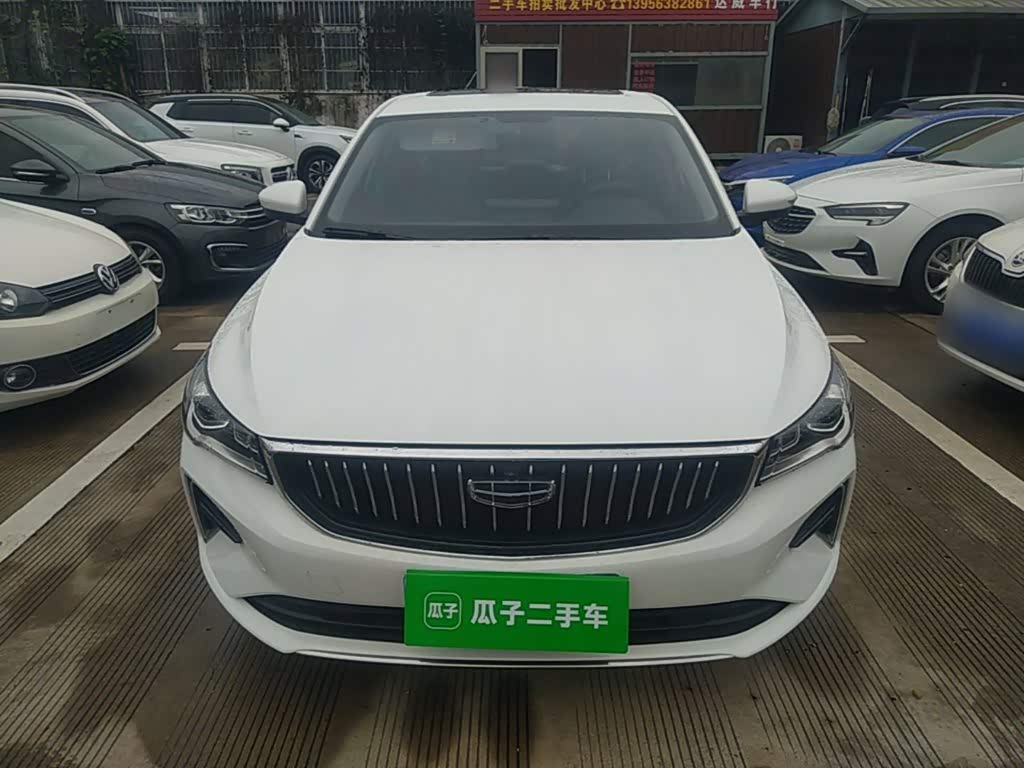 Geely Emgrand 1.5 л 2023 г. Белый, пробег 10900 км