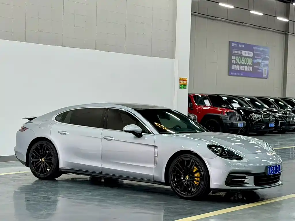 Porsche Panamera — миниатюра 3
