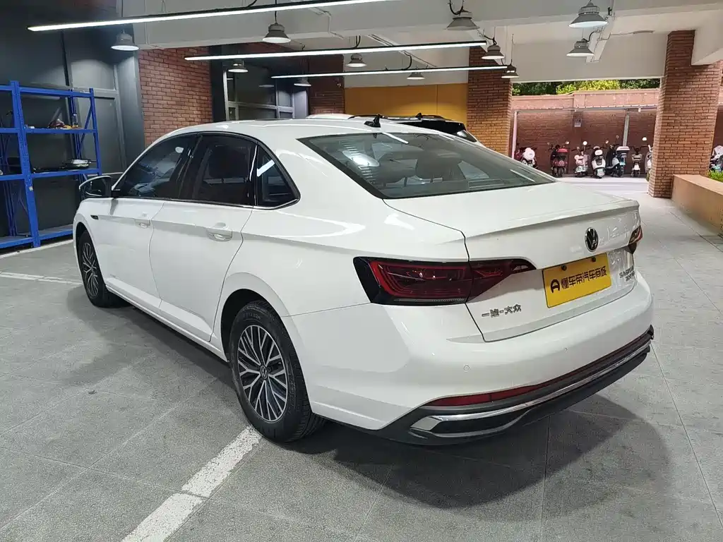 Volkswagen Sagitar — миниатюра 3