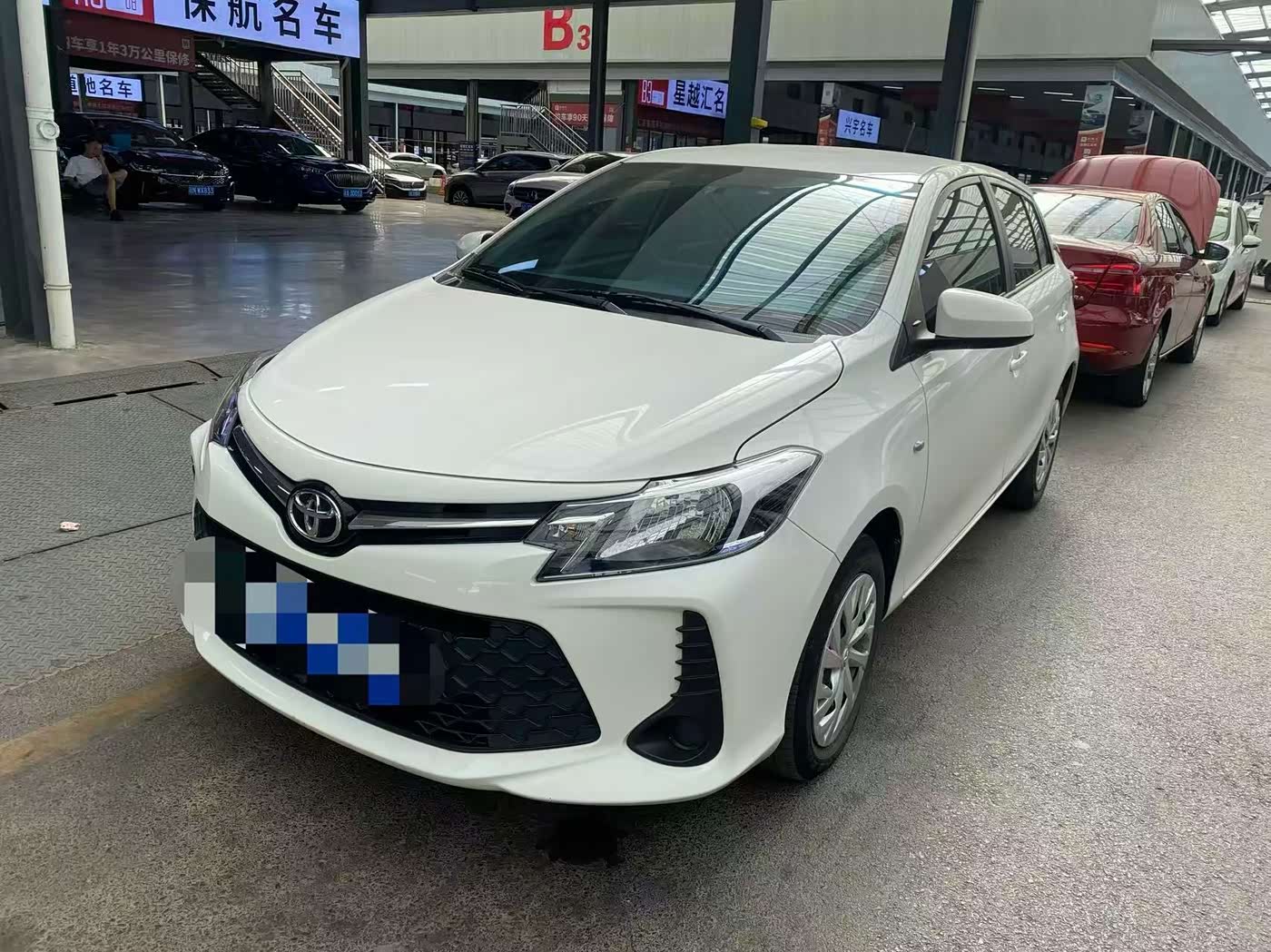 Toyota Vios FS 1.5 л 2023 г. Белый, пробег 49000 км