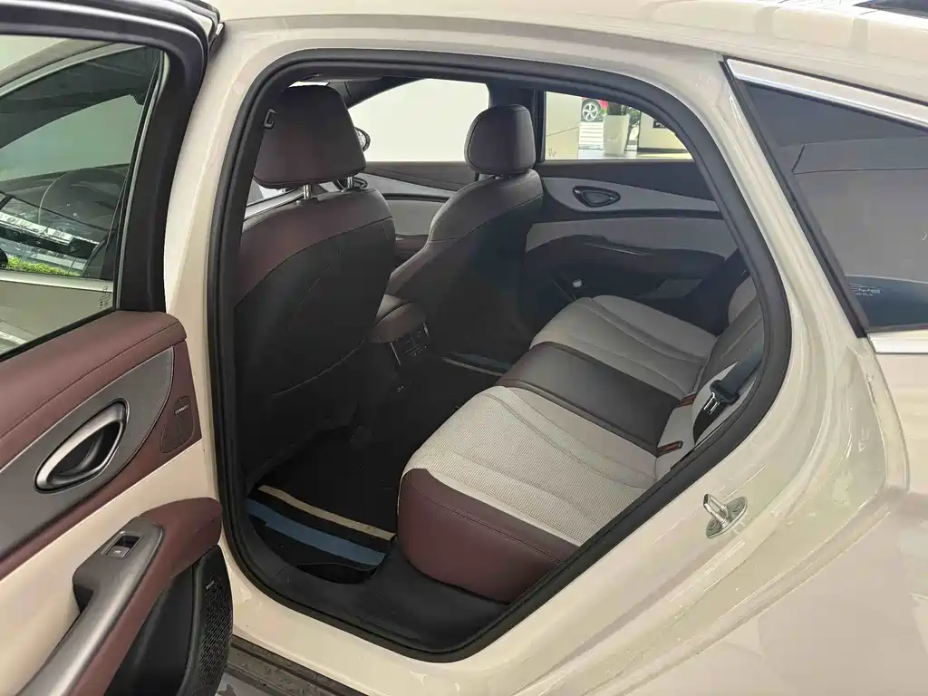 BYD Seal 07 DM-i — миниатюра 6