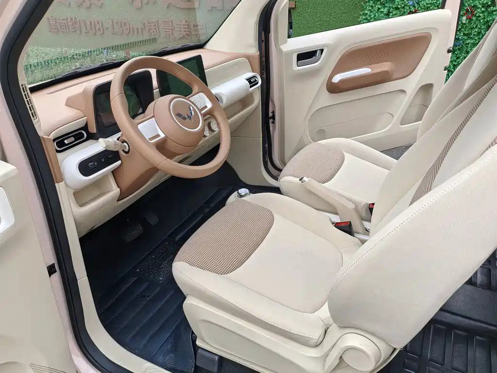 Wuling MINIEV — миниатюра 6