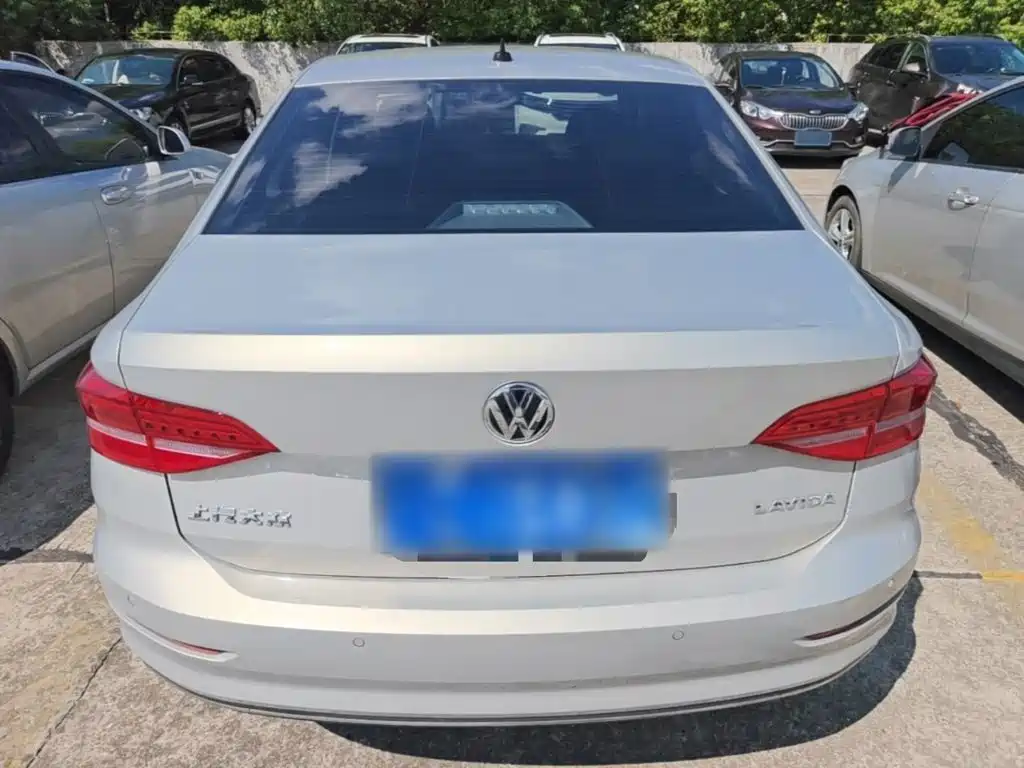 Volkswagen Lavida — миниатюра 6