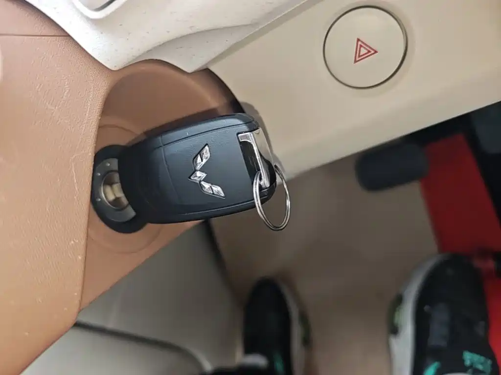 Wuling MINIEV — миниатюра 9