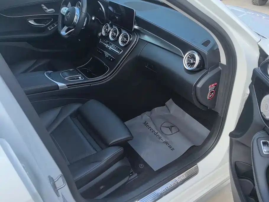 Mercedes-Benz C-Class — миниатюра 8