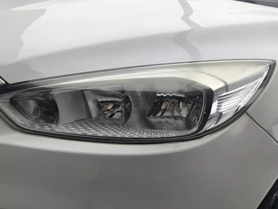 Ford Focus — миниатюра 5
