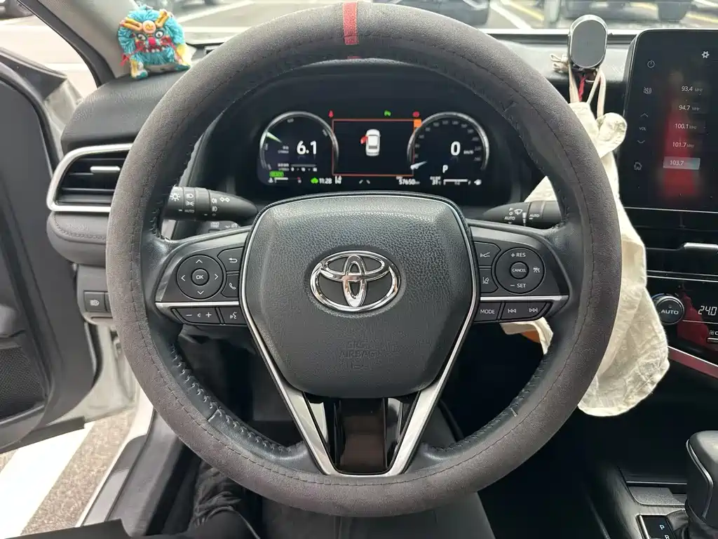 Toyota Camry — миниатюра 9