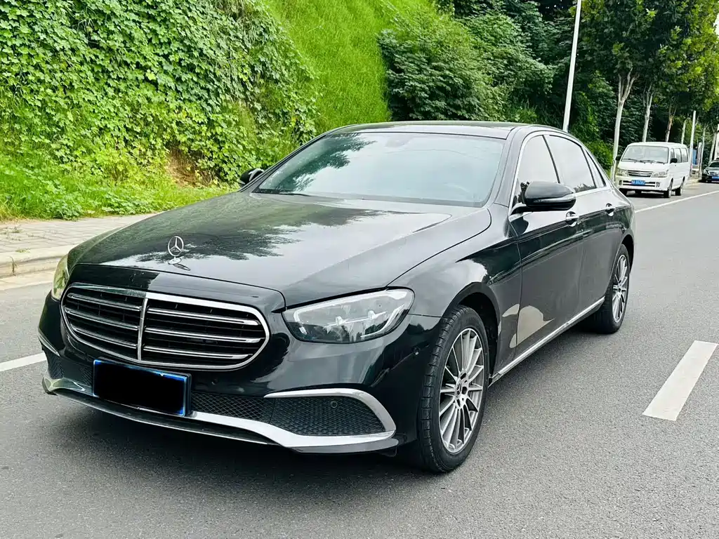 Mercedes-Benz E-Class — миниатюра 3