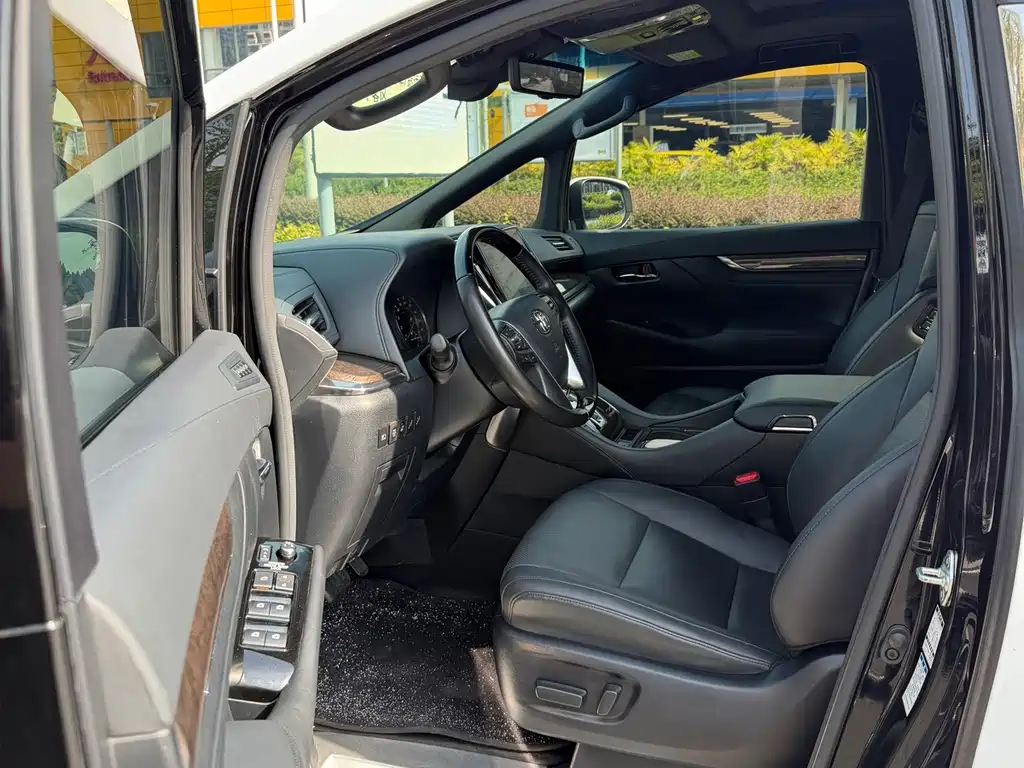 Toyota Vellfire — миниатюра 15
