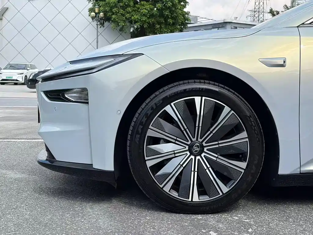 Toyota bZ7 — миниатюра 5