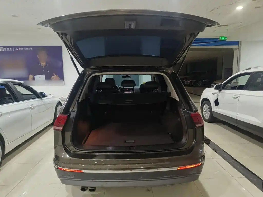 Volkswagen Tiguan L — миниатюра 19