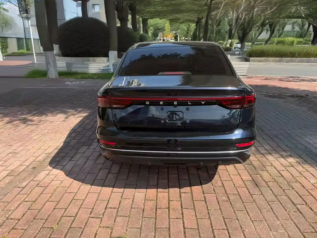 Geely Emgrand — миниатюра 12