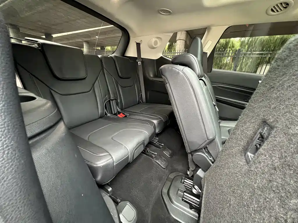 Ford Edge — миниатюра 16