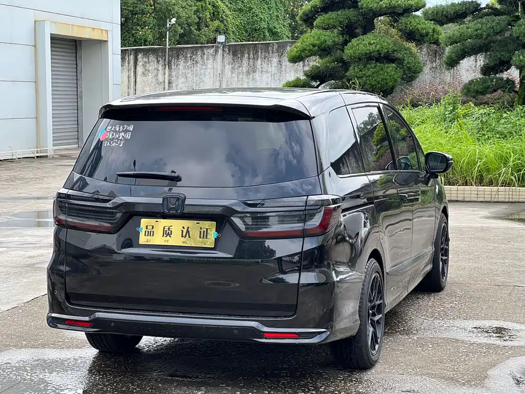 Honda Elysion — миниатюра 18