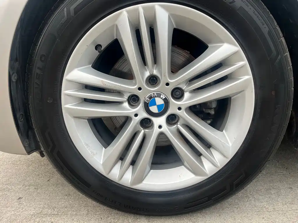 BMW 3 Series — миниатюра 8