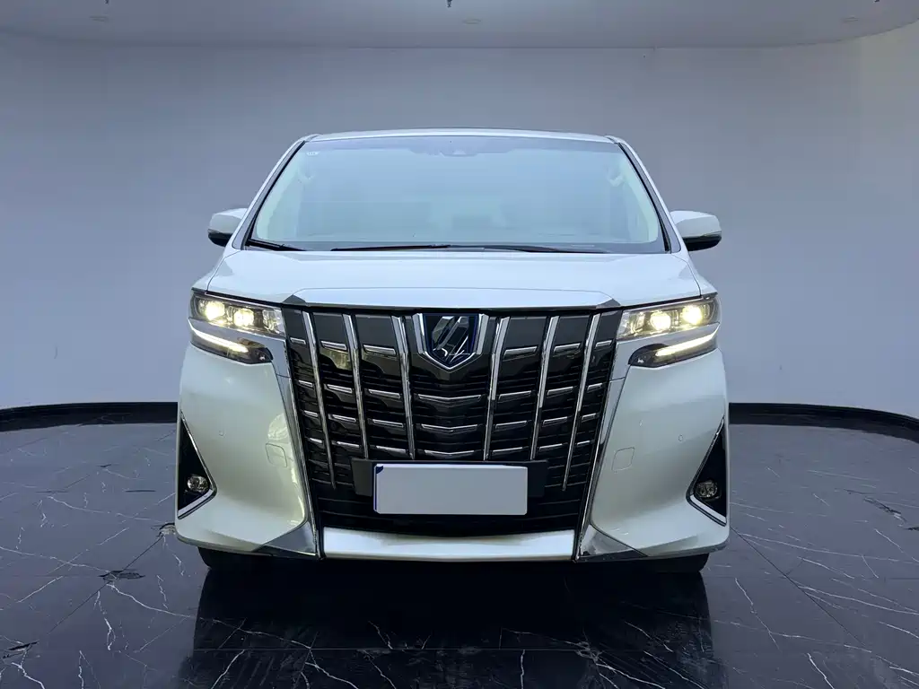 Toyota Alphard — миниатюра 2