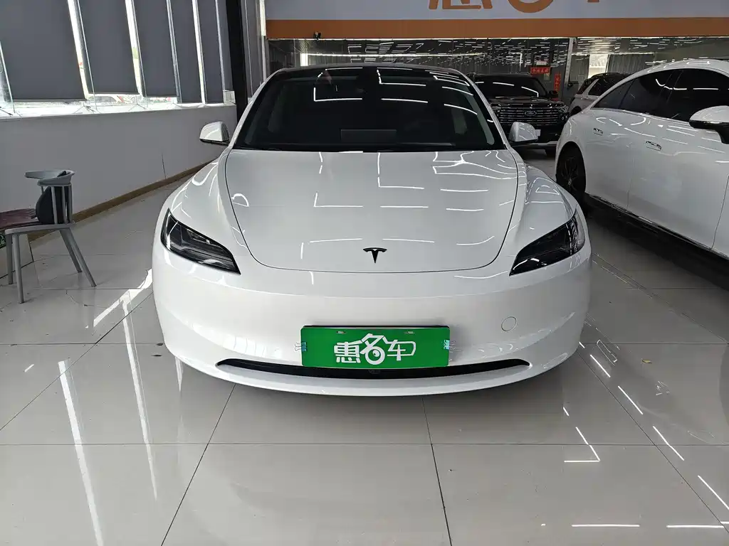 Tesla Model 3 2025