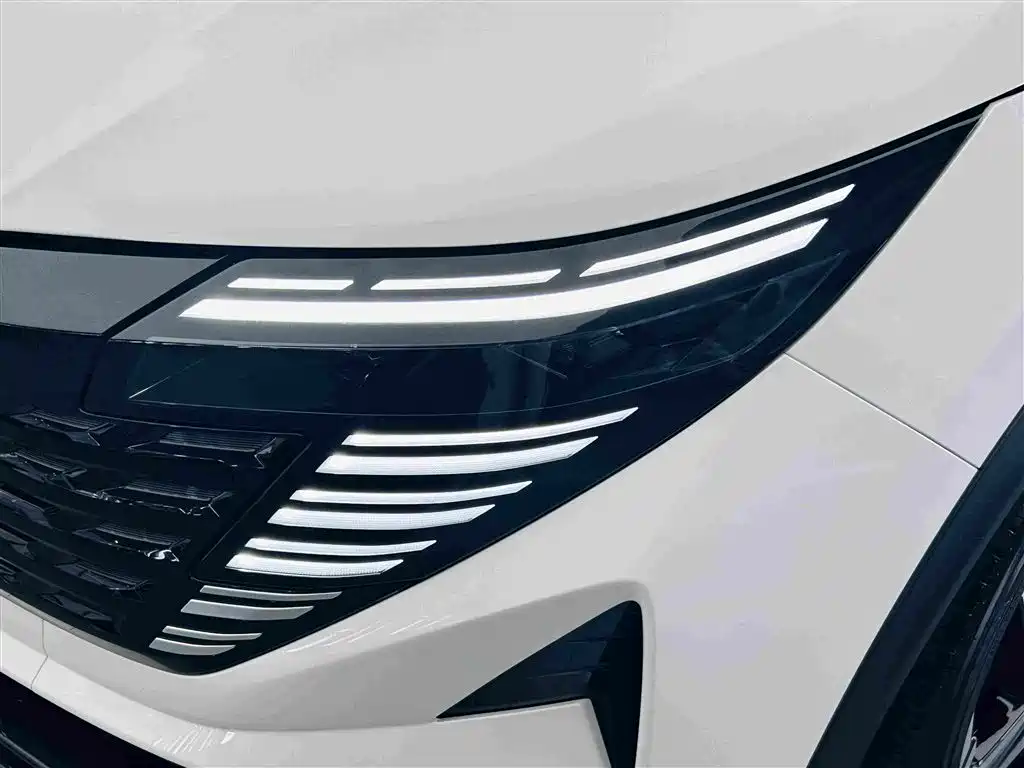 Nissan Qashqai — миниатюра 11