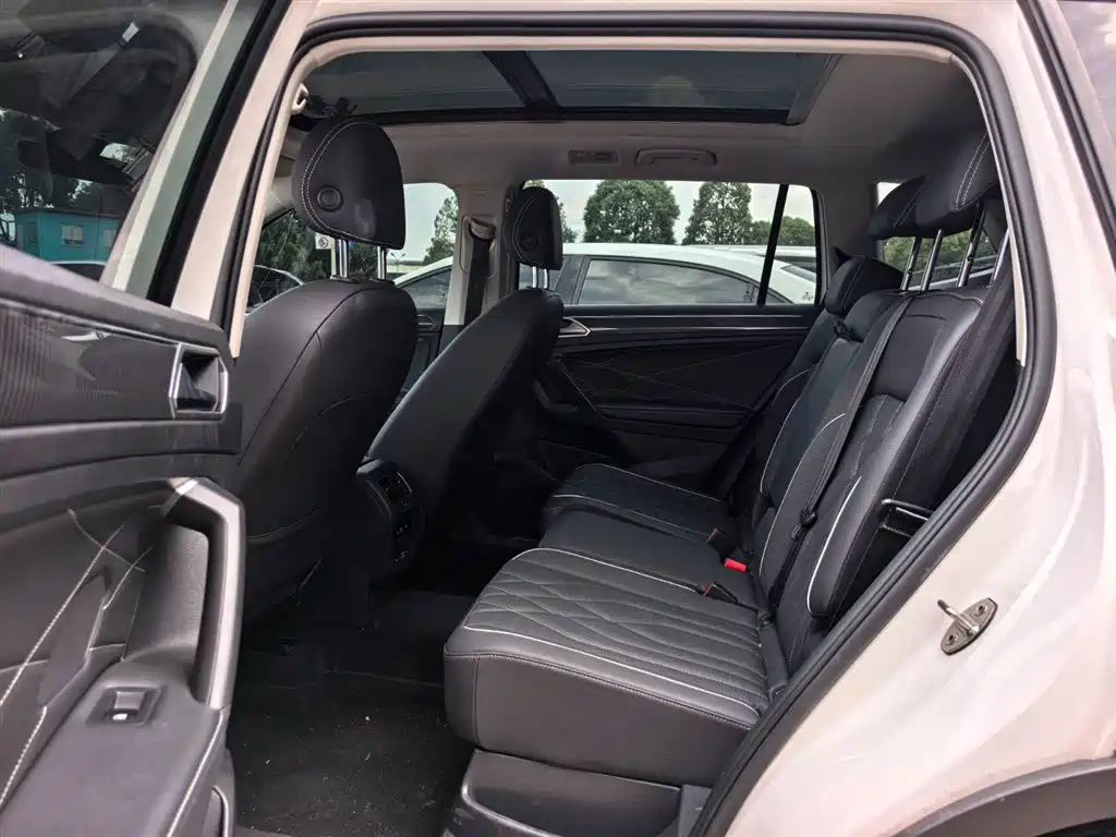 Volkswagen Tiguan L L 2022 330TSI AT R-Line