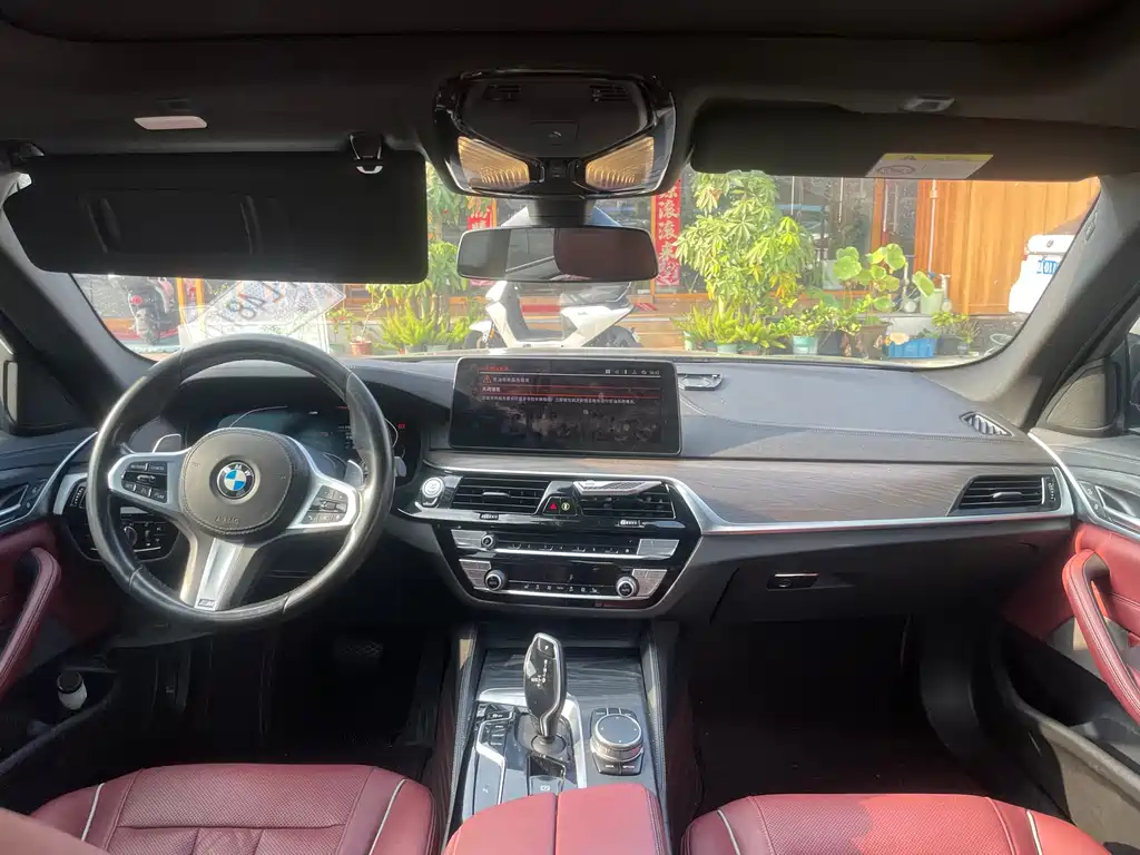 BMW 5 Series — миниатюра 3