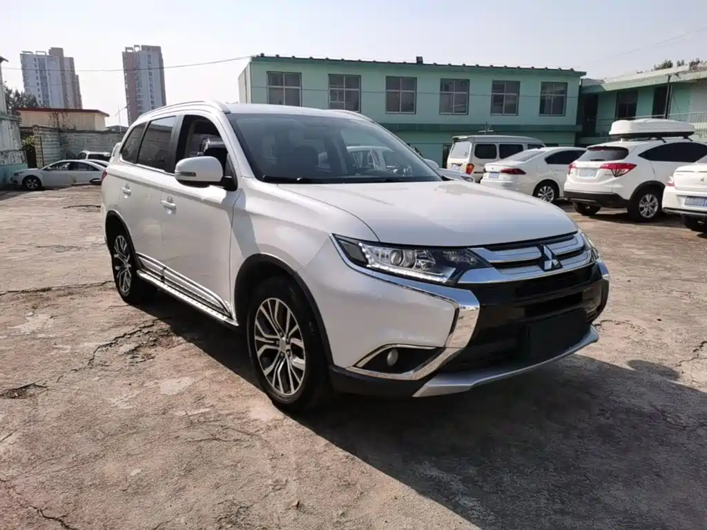 Mitsubishi Outlander — миниатюра 4