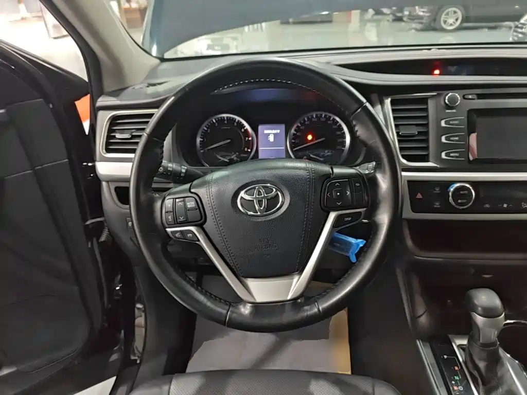 Toyota Highlander — миниатюра 11