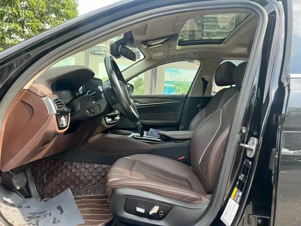 BMW 5 Series 5 2022 535Le Luxury