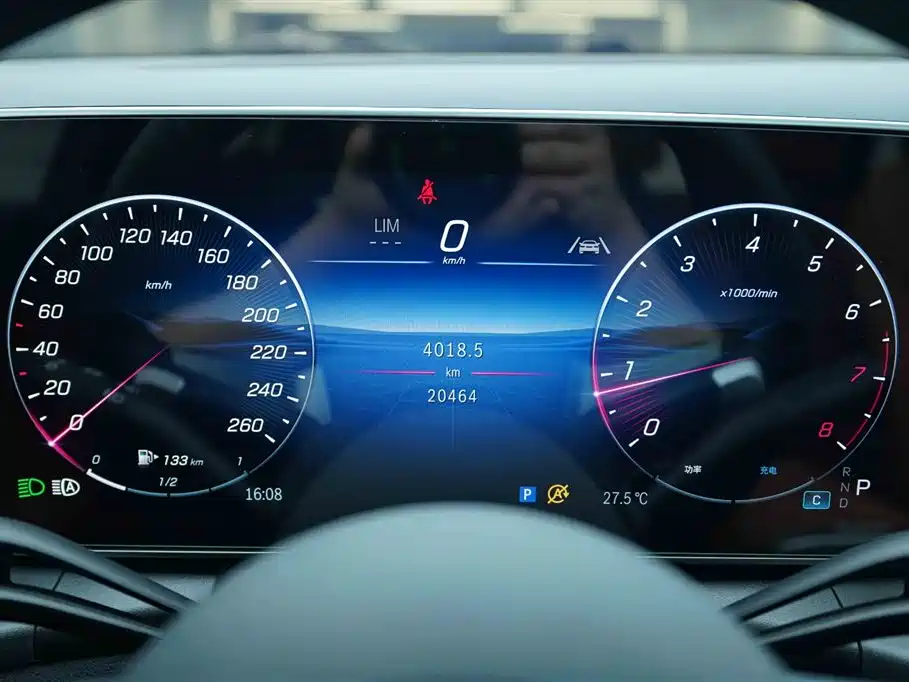 Mercedes-Benz GLC 2025 GLC 300 L 4MATIC 5 мест