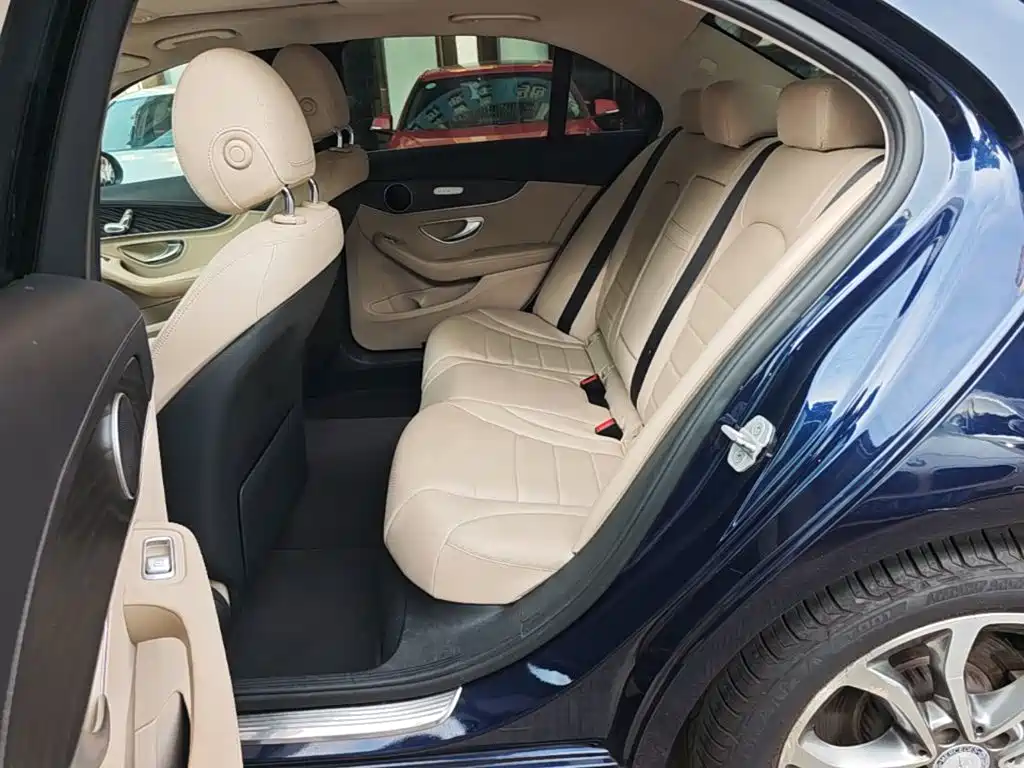 Mercedes-Benz C-Class — миниатюра 17