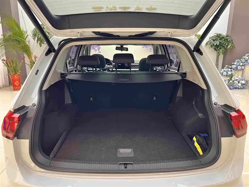 Volkswagen Tiguan L — миниатюра 21