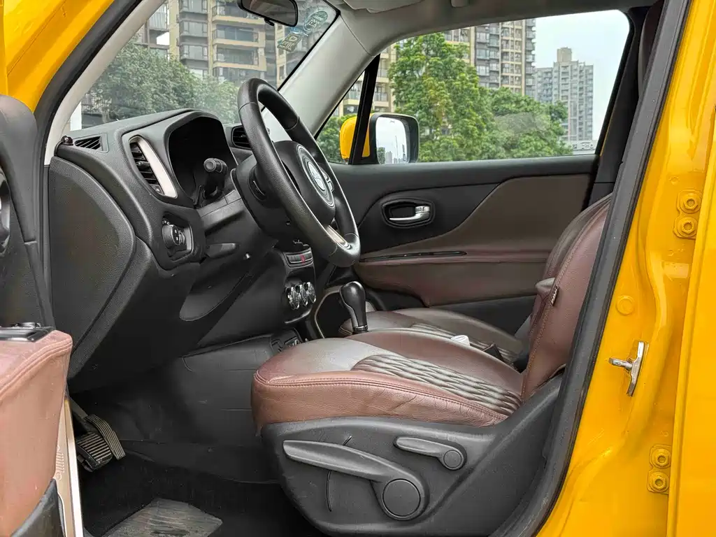 Jeep Renegade — миниатюра 6