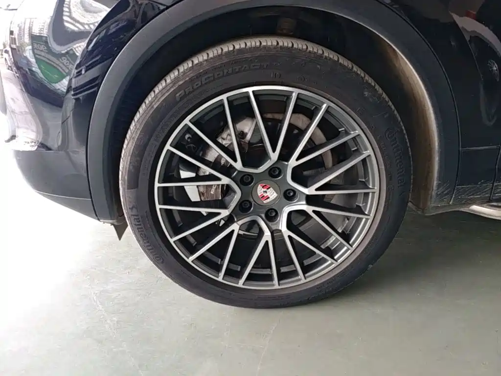 Porsche Cayenne — миниатюра 23