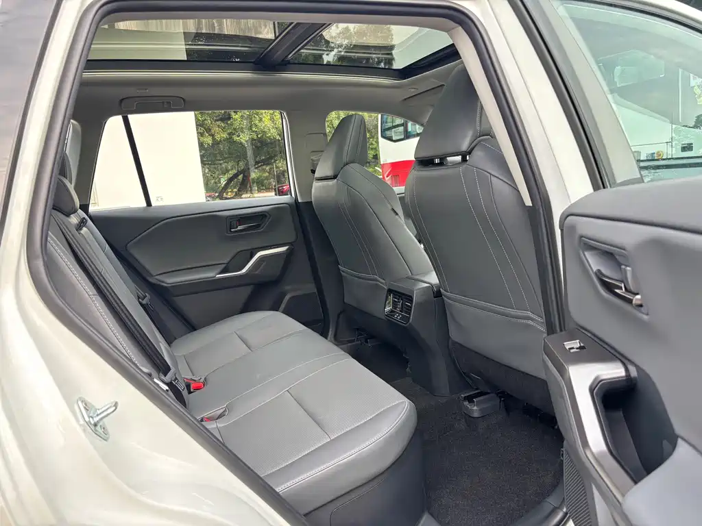 Toyota Wildlander — миниатюра 8