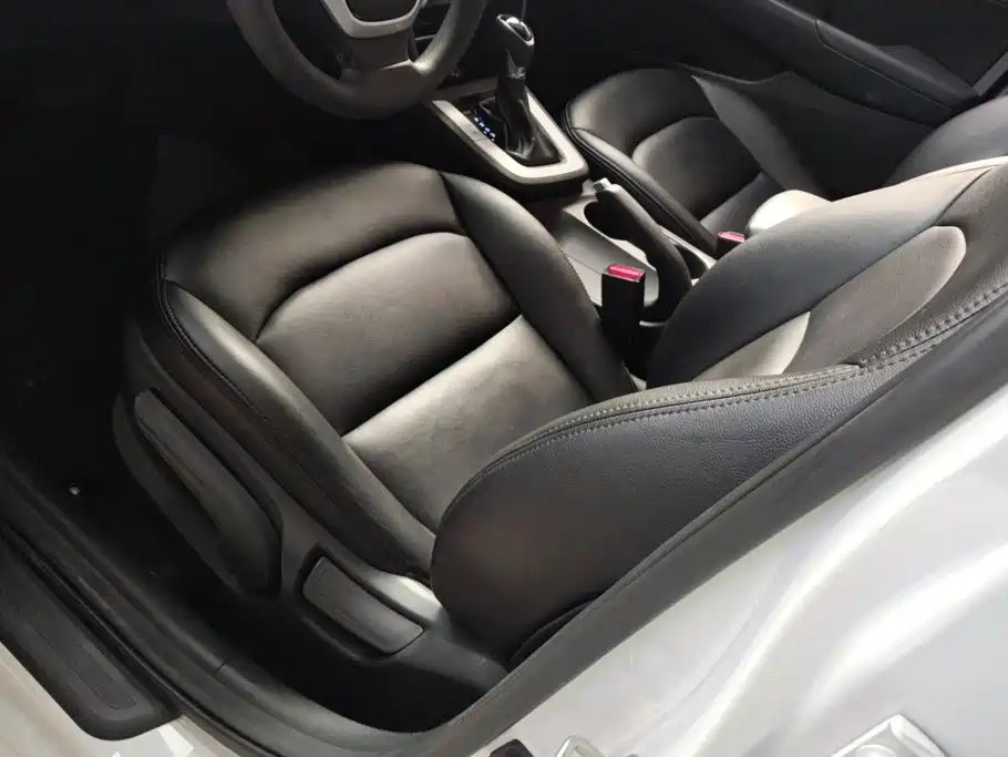 Hyundai Elantra — миниатюра 9
