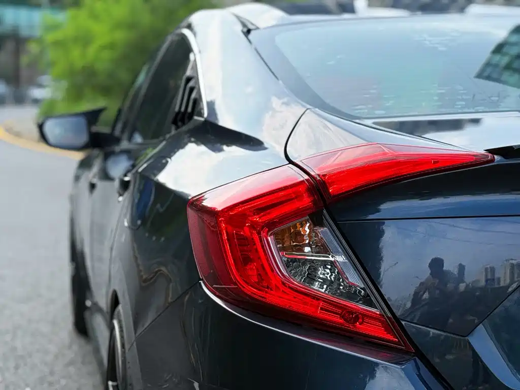 Honda Civic — миниатюра 9