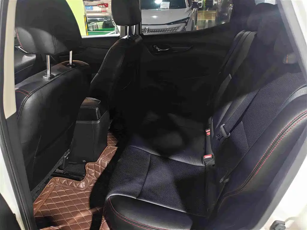 Nissan Qashqai — миниатюра 10