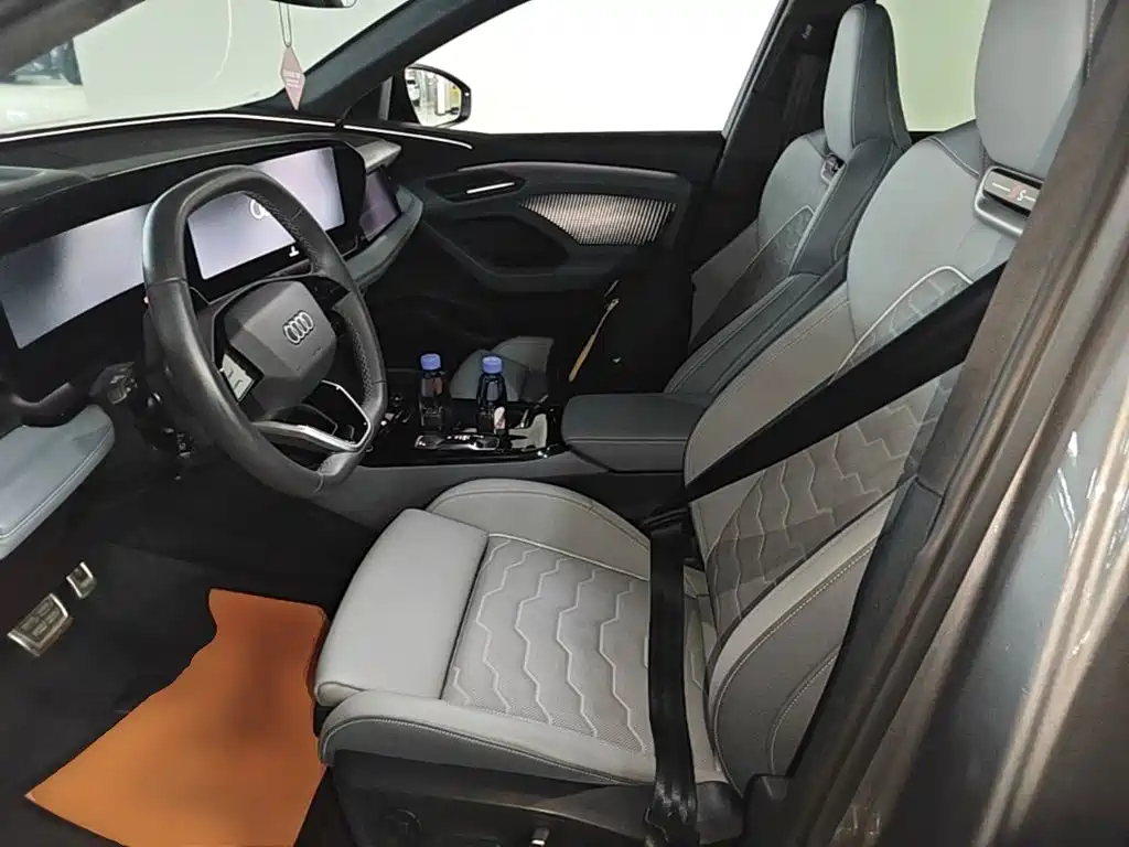 Audi Q6L e-tron — миниатюра 15