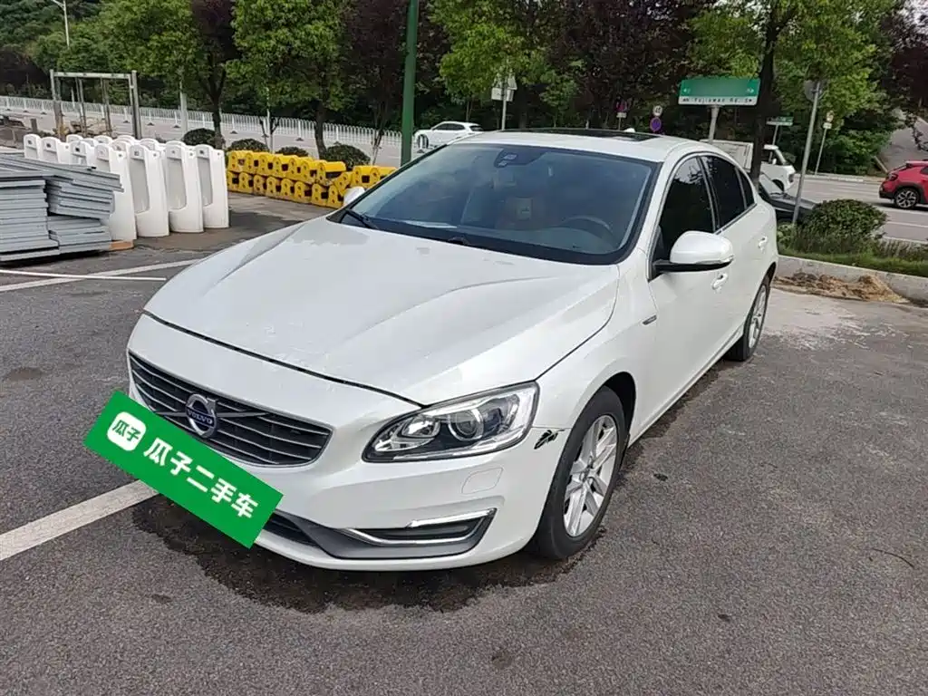 Купить Volvo S60
