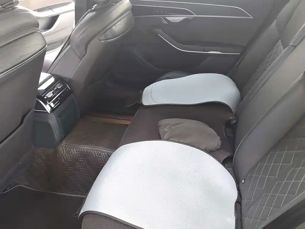 Audi A8 — миниатюра 4