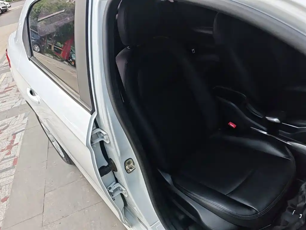 Peugeot 301 — миниатюра 25