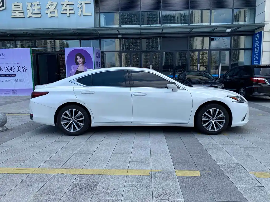 Lexus ES — миниатюра 5