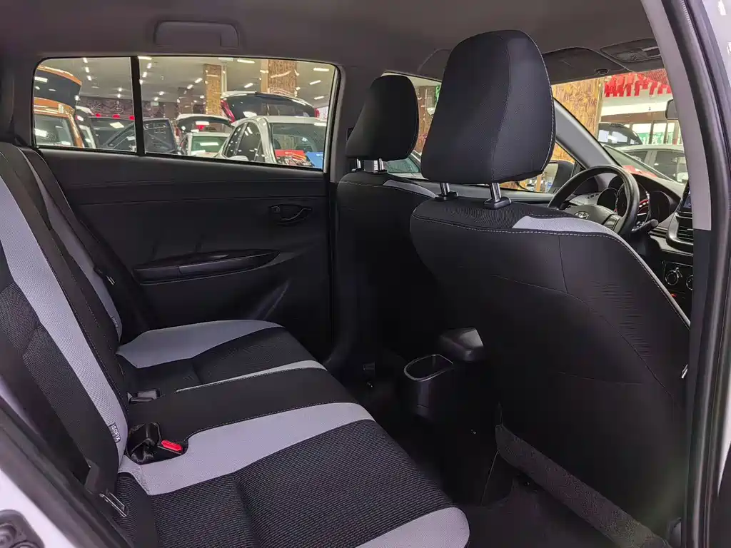 Toyota Yaris L — миниатюра 6